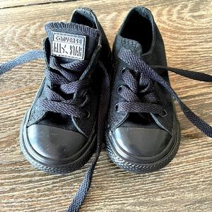 Toddler Black Low Top Converse - 5c